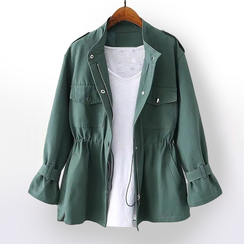 Amira tijdloze dames trenchcoat – elegante en waterafstotende jas met ceintuurlint, klassieke pasvorm en hoogwaardige stof, perfect voor werk of speciale gelegenheden.