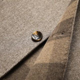 Laim Devaux avantgarde-jas – unieke, modieuze jas met opvallende snit en luxe afwerking, perfect voor een gedurfde en stijlvolle uitstraling.
