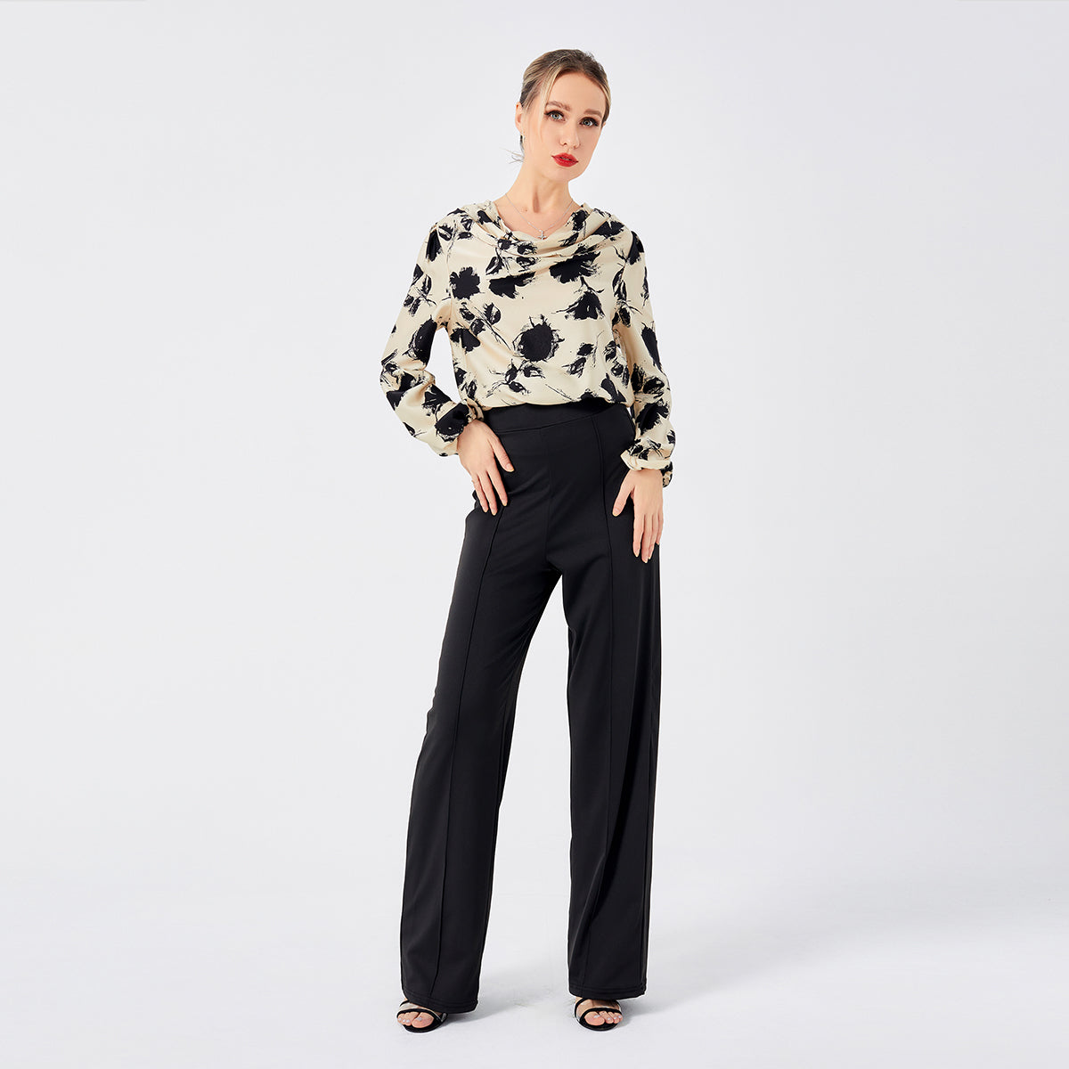 Elegante damesblouse met print, stijlvolle en modieuze top voor dagelijks gebruik of chique gelegenheden, met een verfijnd ontwerp voor een vrouwelijke uitstraling.