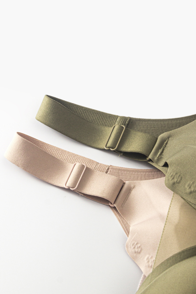 Beugelloze dames BH in diverse kleuren – zachte stof, comfortabele pasvorm en optimale ondersteuning voor dagelijks gebruik.