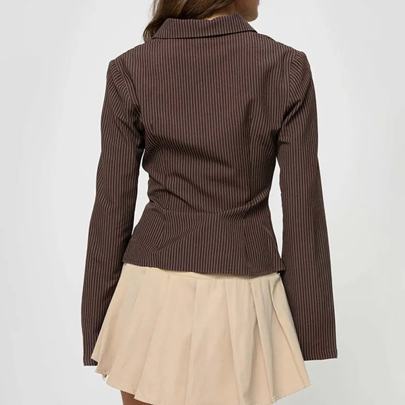 Livia elegante retro blouse voor dames – slim-fit blouse met flared mouwen, zachte stof en tijdloos ontwerp, perfect voor casual en chique gelegenheden.