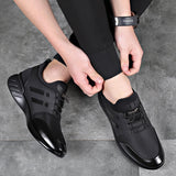 Elegante Sneakers met Glanzende Neus en Mesh