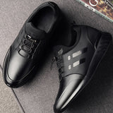 Elegante Sneakers met Glanzende Neus en Mesh
