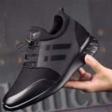 Elegante Sneakers met Glanzende Neus en Mesh