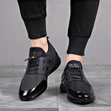 Elegante Sneakers met Glanzende Neus en Mesh