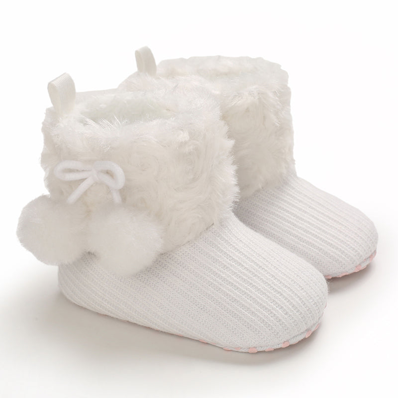 CozyGirls kleine anti-slip winterlaarzen voor meisjes – warme, comfortabele en veilige laarzen voor dagelijks gebruik tijdens koude dagen.