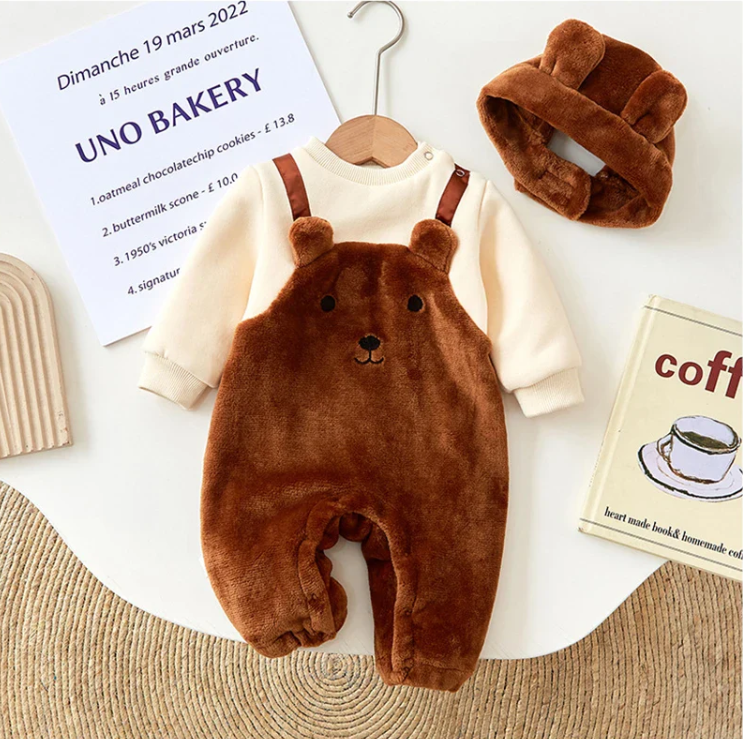 LittleSnow pluche babyset – romper, muts en shirt in zachte, warme stof voor comfort en schattige winterlooks.