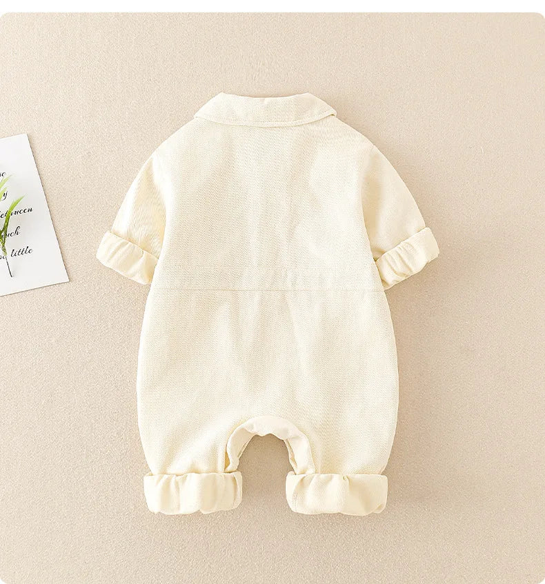 CozyDenim comfortabele en stijlvolle kinderjumpsuit – zachte, duurzame stof met perfecte pasvorm voor dagelijks gebruik en speelse avonturen.