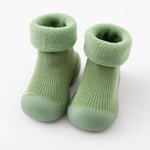 MiniKicks anti-slip peuter sokschoenen – zachte, rekbare stof met gripzool voor optimale veiligheid en comfort tijdens het spelen.