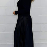 Gebreide Tweedelige Set met Geplooide Midi Rok