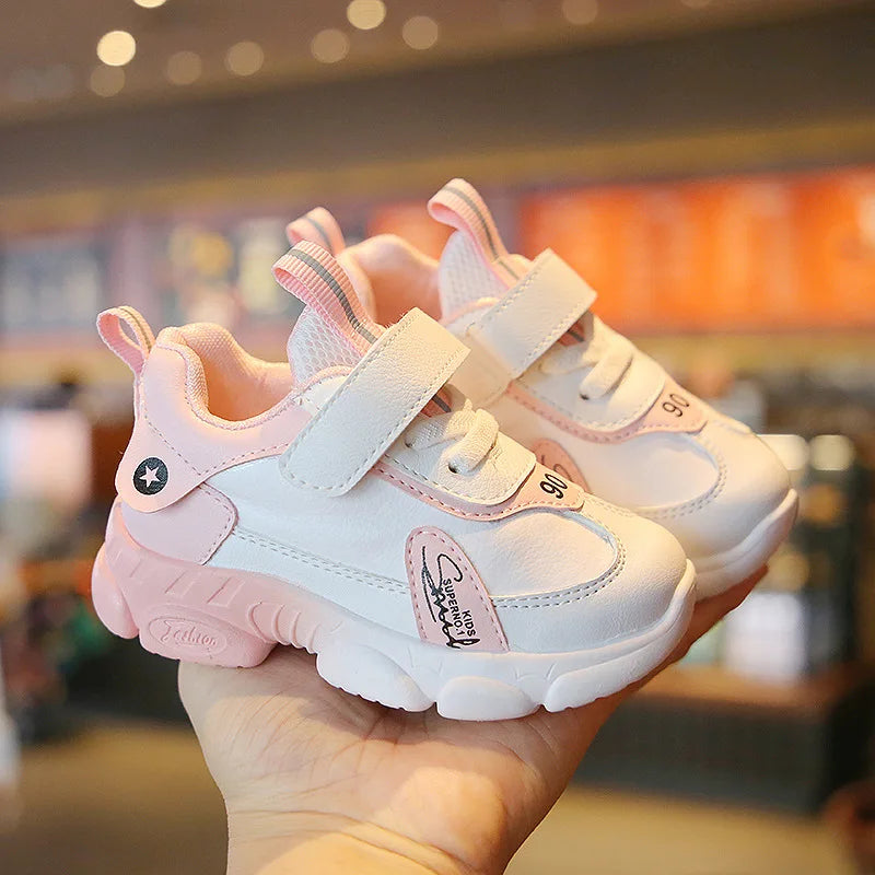 MiniSteps casual kindersneakers met antislip zool – comfortabele en stijlvolle schoenen voor dagelijks gebruik met veilige grip en duurzame pasvorm.