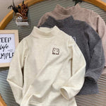 SnuggleCub kinder fleece shirt met schattige beerprint – zacht, warm en comfortabel voor dagelijks gebruik en speelse avonturen.