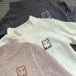 SnuggleCub kinder fleece shirt met schattige beerprint – zacht, warm en comfortabel voor dagelijks gebruik en speelse avonturen.