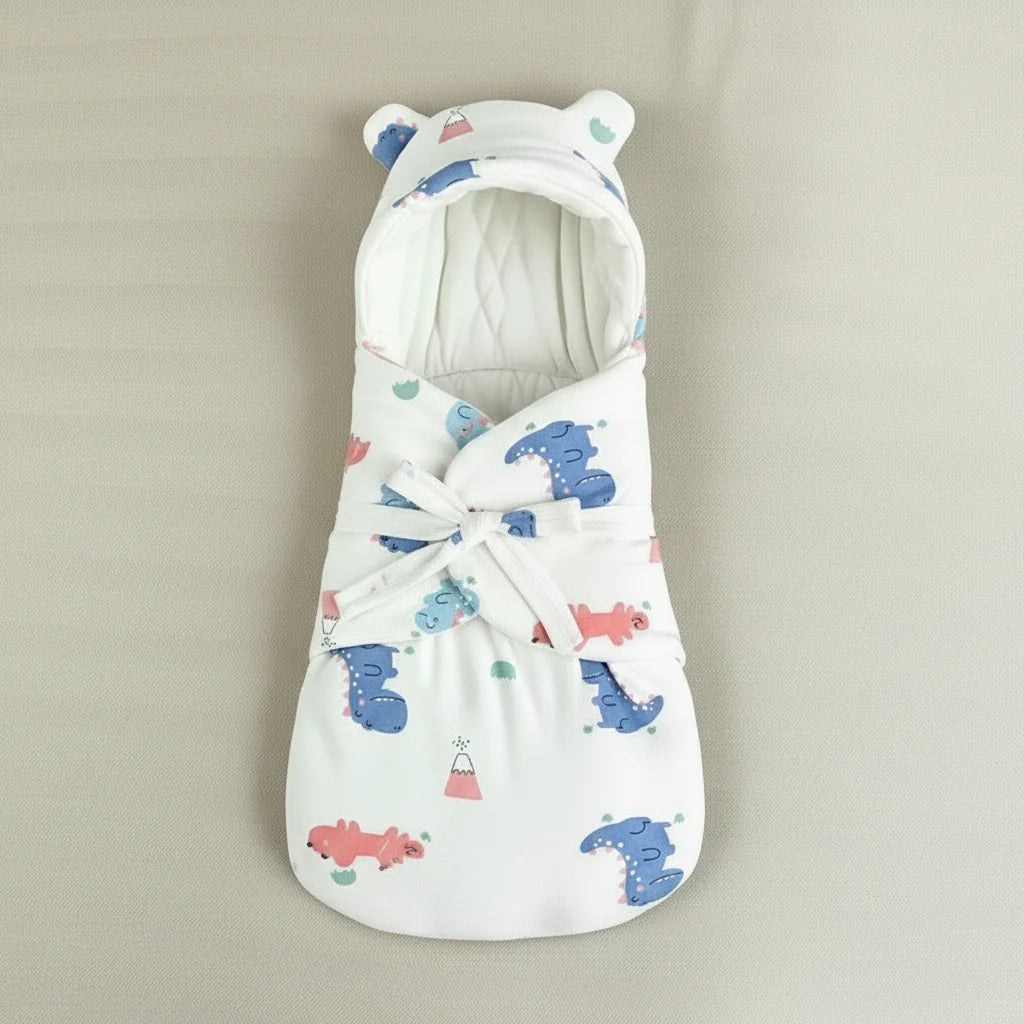 CuddleNest katoenen babywikkeldeken – zachte, ademende stof, ideale pasvorm voor veilig inbakeren en comfortabel slapen.