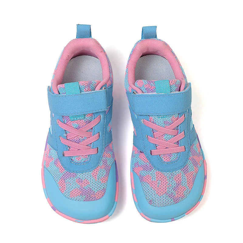 FlexiFeet antislip barefoot kinderschoenen – flexibele, ademende materialen met veilige gripzool voor natuurlijke voetbeweging en comfortabel speelplezier.