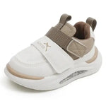 TinyWalk kindersneakers met klittenbandsluiting, lichte en flexibele zool – comfortabel en makkelijk aan- en uit te trekken voor actieve kinderen.
