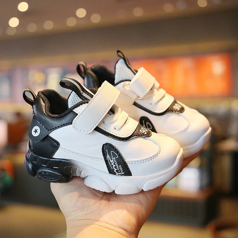 MiniSteps casual kindersneakers met antislip zool – comfortabele en stijlvolle schoenen voor dagelijks gebruik met veilige grip en duurzame pasvorm.