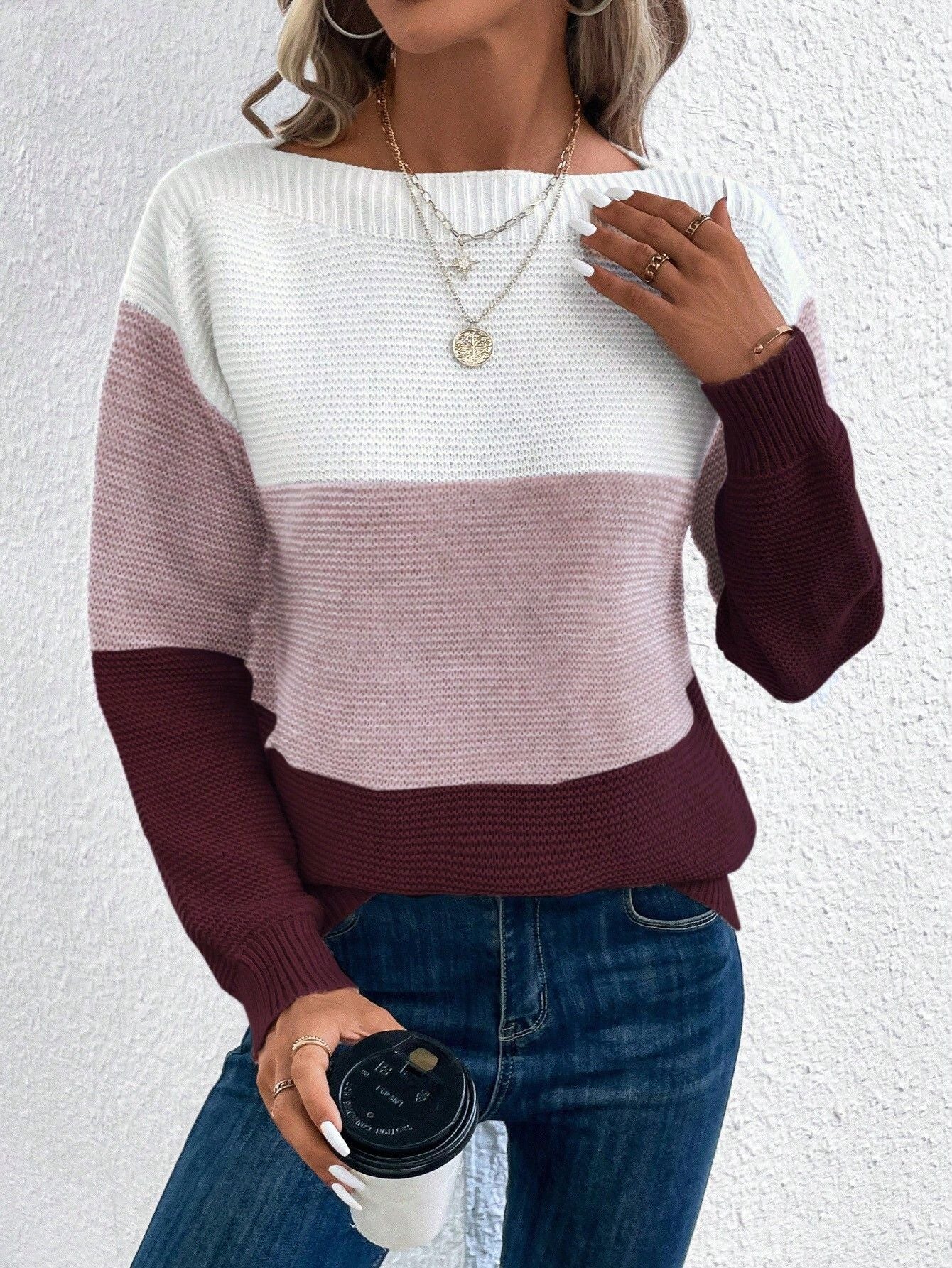 Trendy gebreide damestrui – model 'Evora' in een stijlvol patroon, ideaal voor herfst en winter.