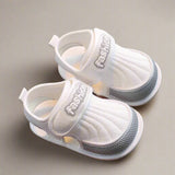 HappyFeet baby zomersandalen – lichtgewicht, ademend materiaal met antislipzool voor veilige en comfortabele eerste stapjes.