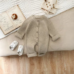 CuddleKnit gebreide babyromper van zachte en comfortabele stof – warme en knusse outfit voor dagelijks gebruik en een zorgeloze pasvorm.