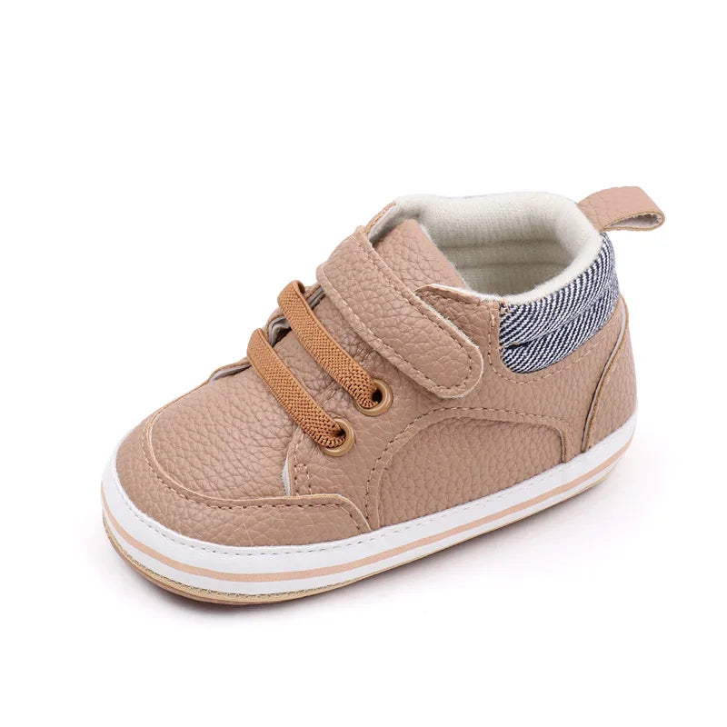 FirstStep baby schoentjes – zachte, comfortabele en duurzame babyschoenen die voetjes beschermen en bewegingsvrijheid stimuleren.