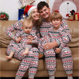 SantaSleep gezins kerstpyjama set – zachte, comfortabele stof, feestelijk ontwerp en perfecte match voor gezellige kerstnachten.