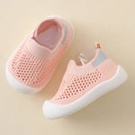 LittleSteps stevige kindersneakers met antislipzool – comfortabele en veilige schoenen voor dagelijks gebruik en actieve speelmomenten.