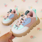 FlexiRun kindersneakers met dikke zool – stoere en comfortabele sportschoenen voor kinderen, ademend en lichtgewicht design, ideaal voor dagelijks gebruik.