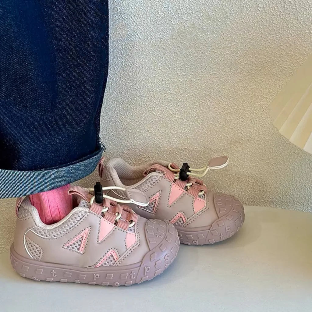 LittleSteps stoere sneakers voor actieve kinderen – comfortabele en duurzame schoenen met stevige zool, perfect voor dagelijks gebruik en buitenspelen.