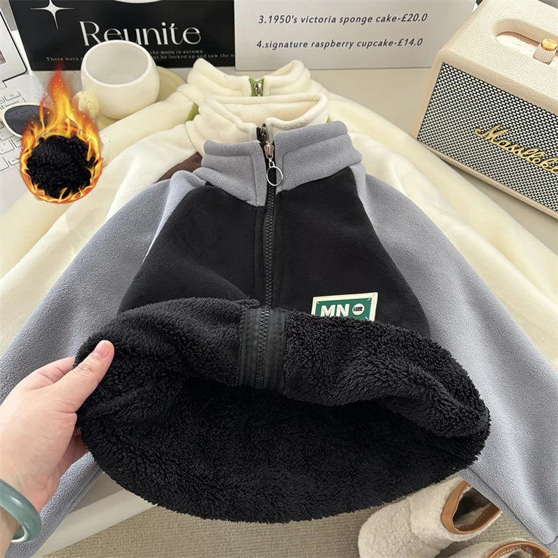 CozyWool kids lamswollen vest – zachte, warme stof, comfortabele pasvorm en ideaal voor isolatie tijdens koude dagen.