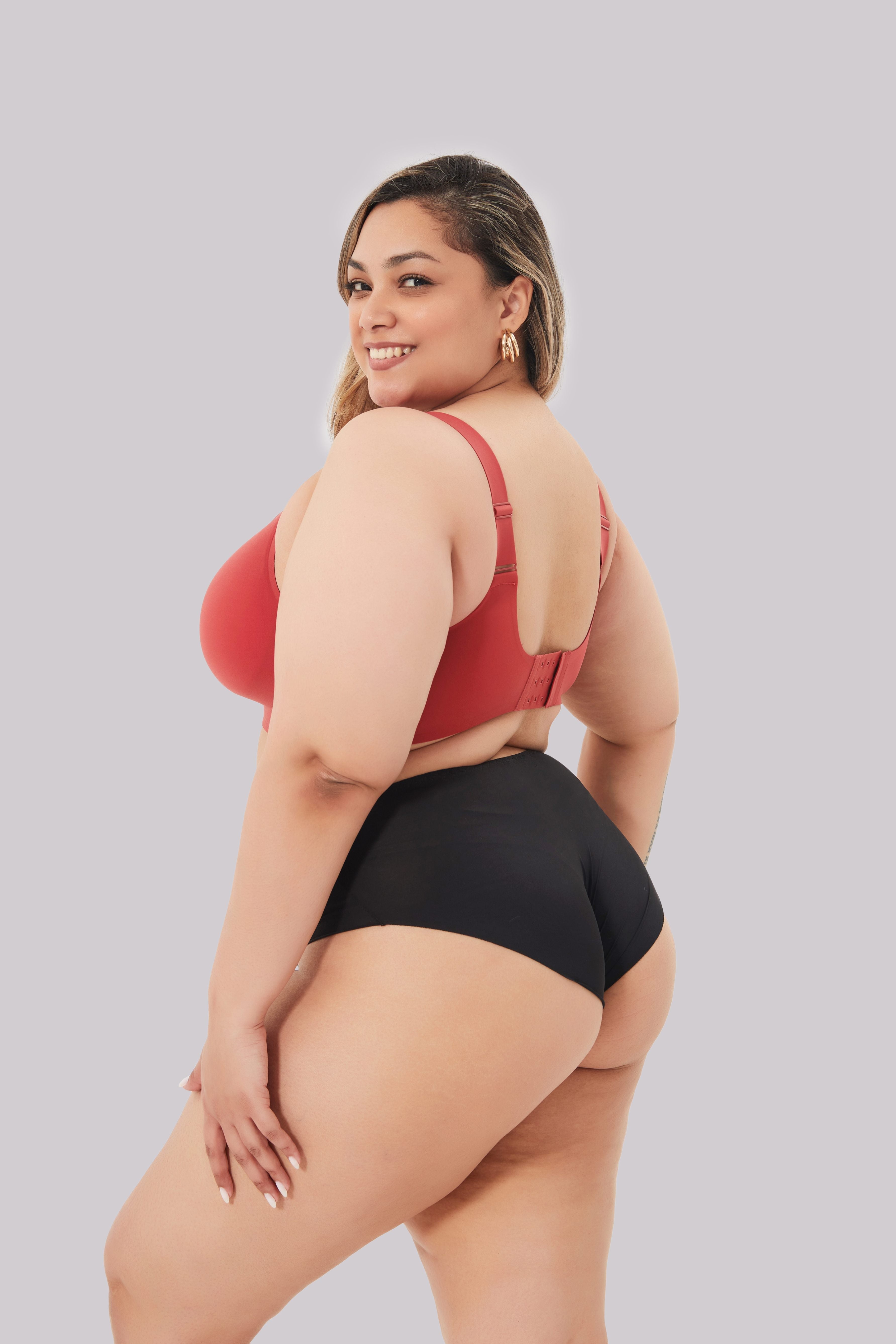 Beugelloze dames BH in diverse kleuren – zachte stof, comfortabele pasvorm en optimale ondersteuning voor dagelijks gebruik.