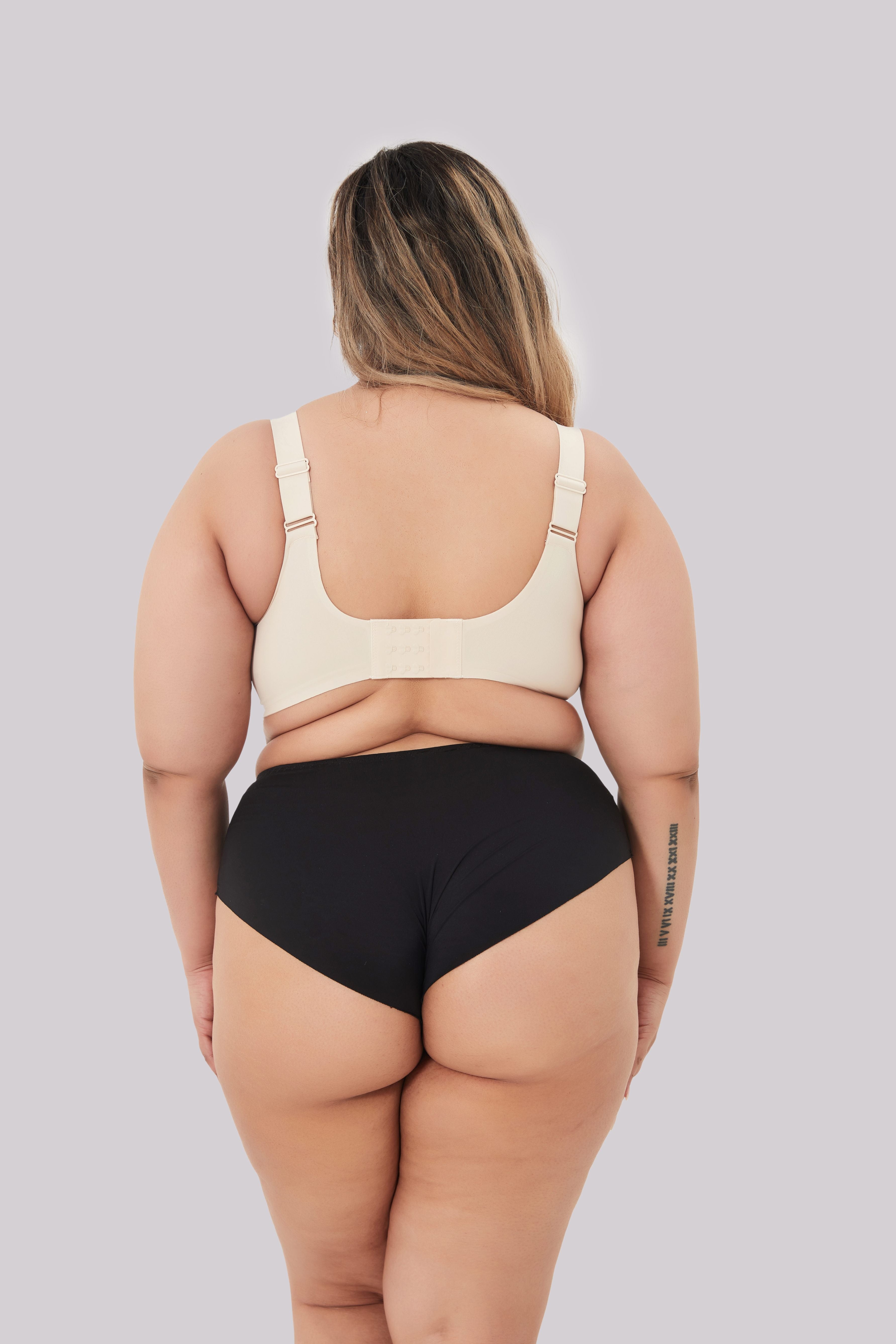 Beugelloze dames BH in diverse kleuren – zachte stof, comfortabele pasvorm en optimale ondersteuning voor dagelijks gebruik.