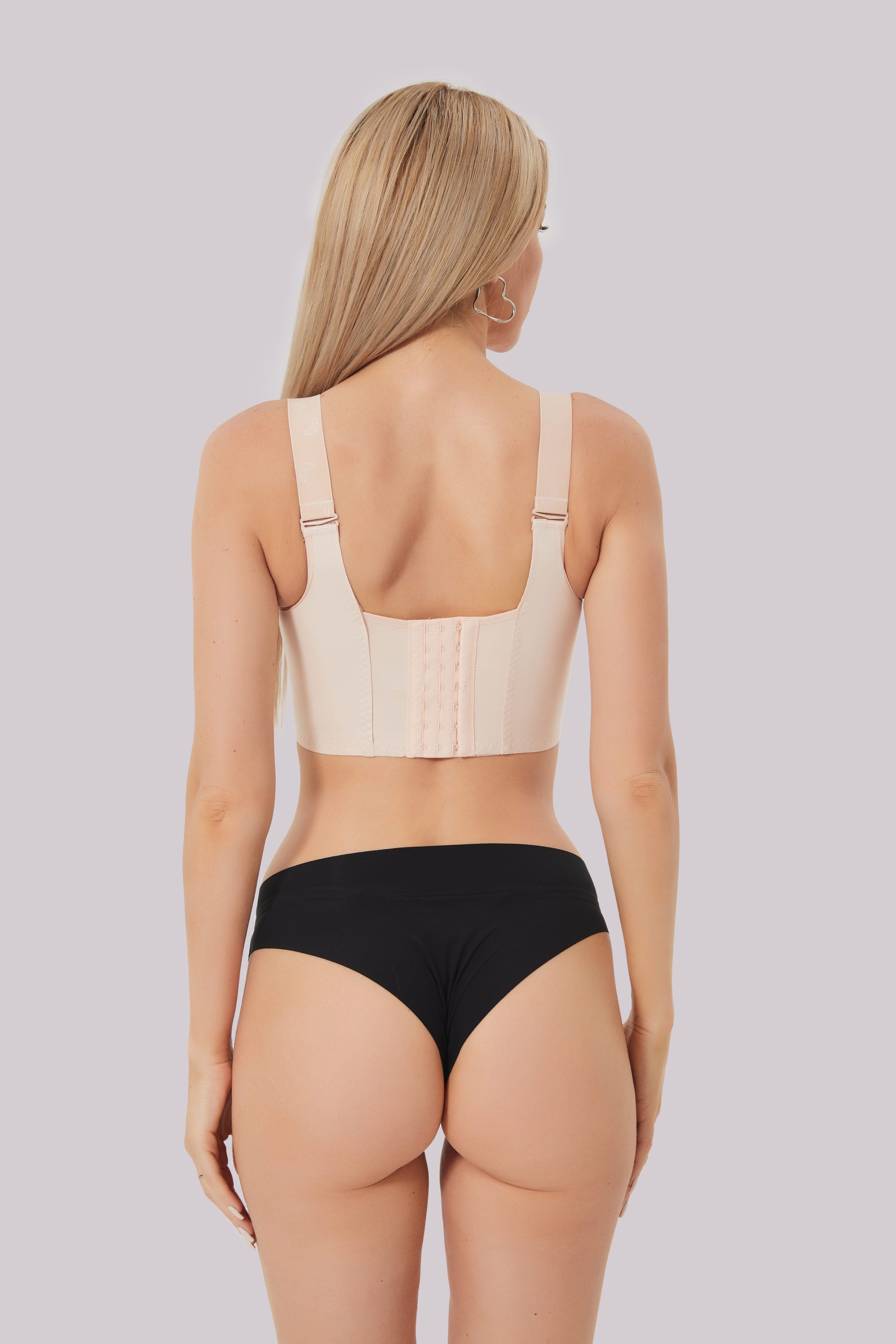 Eline comfortabele shaping beha voor dames – zachte, ondersteunende stof, optimale pasvorm en flatterende vormgeving voor dagelijks draagcomfort.