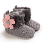 CozyGirls kleine anti-slip winterlaarzen voor meisjes – warme, comfortabele en veilige laarzen voor dagelijks gebruik tijdens koude dagen.