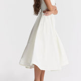 Romantische Strapless Midi Jurk met Zwierige Rok