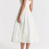Romantische Strapless Midi Jurk met Zwierige Rok