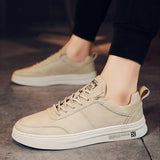 Minimalistische Sneakers met Lage Zool en Veters