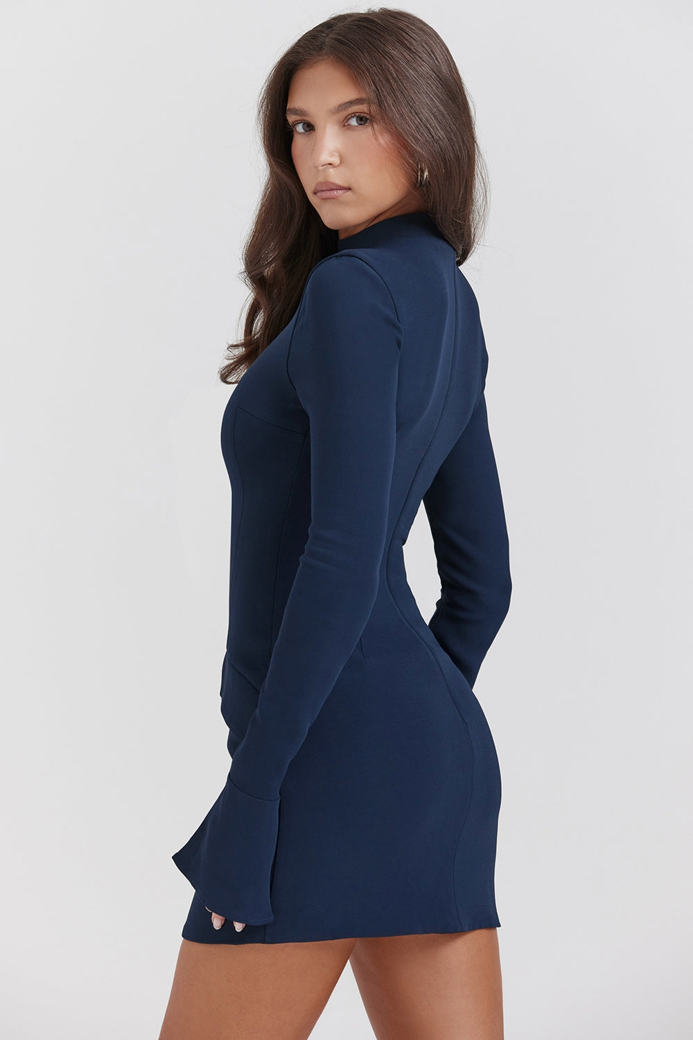 Amara elegante avondjurk voor dames – vloeiende, luxe stof met flatterend silhouet, perfect voor feesten, bruiloften en speciale gelegenheden.