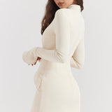 Amara elegante avondjurk voor dames – vloeiende, luxe stof met flatterend silhouet, perfect voor feesten, bruiloften en speciale gelegenheden.
