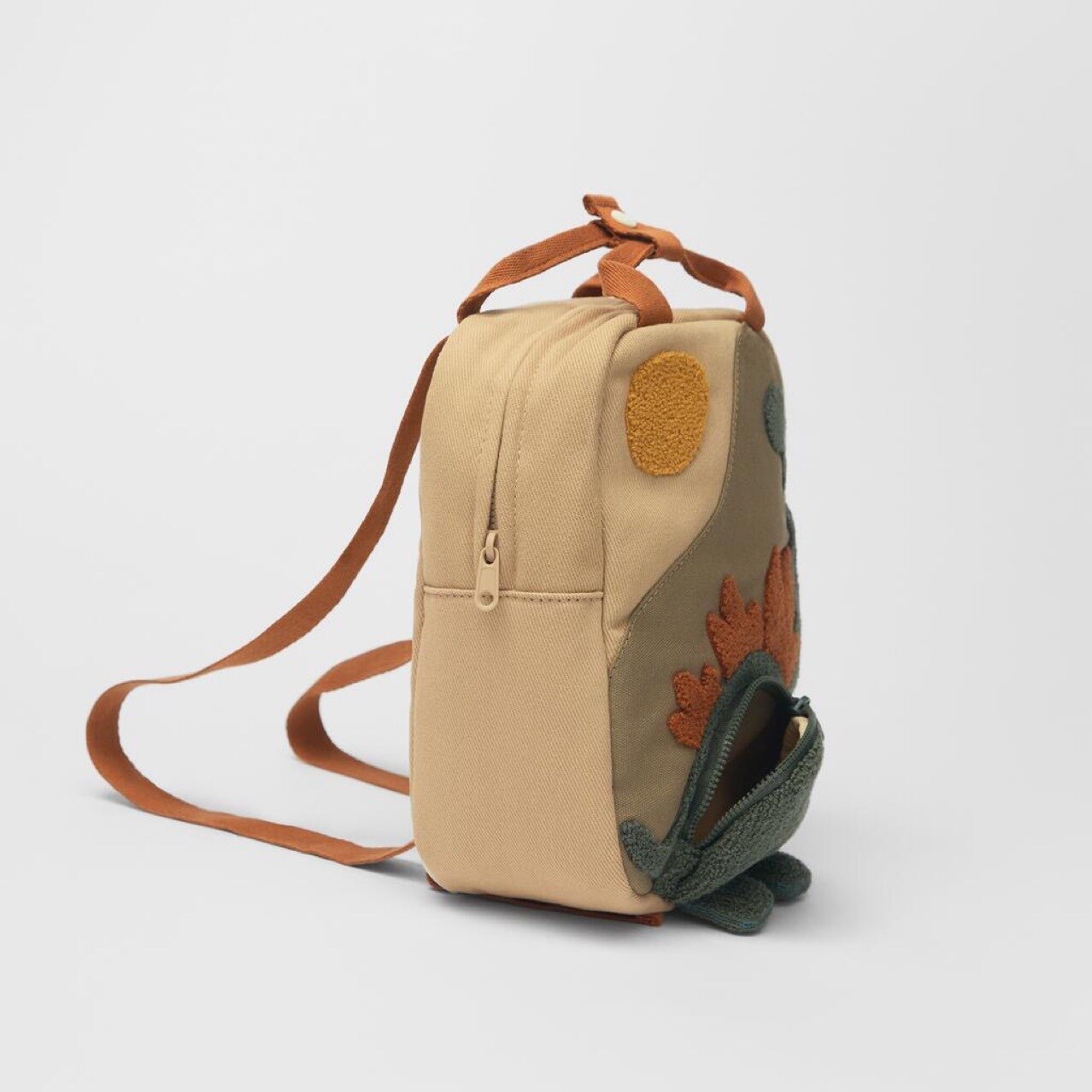 Dino rugzak voor kinderen – stoere en lichte kinderrugzak met dinosaurus design, duurzaam materiaal en comfortabele pasvorm voor school of onderweg.