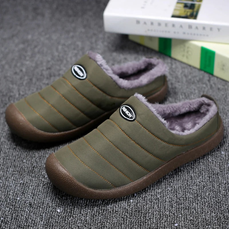WarmStep herenpantoffels – gevoerde, zachte stof en comfortabele pasvorm voor warme voeten en ultiem draagcomfort.