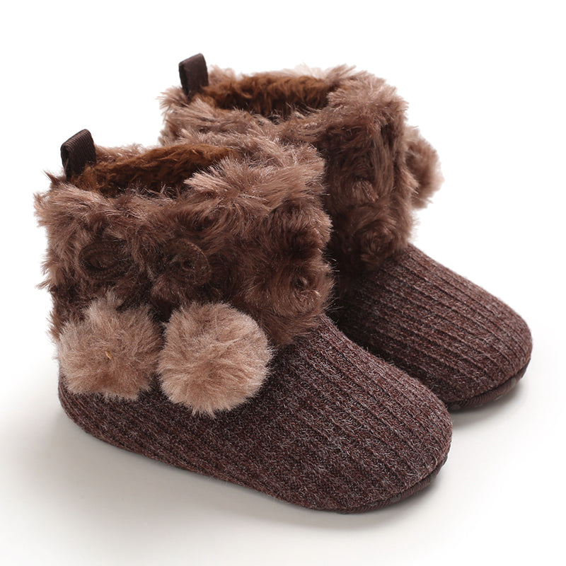 CozyGirls kleine anti-slip winterlaarzen voor meisjes – warme, comfortabele en veilige laarzen voor dagelijks gebruik tijdens koude dagen.