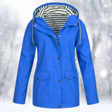 Roze Regenjas met Gestreepte Capuchon