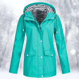 Roze Regenjas met Gestreepte Capuchon