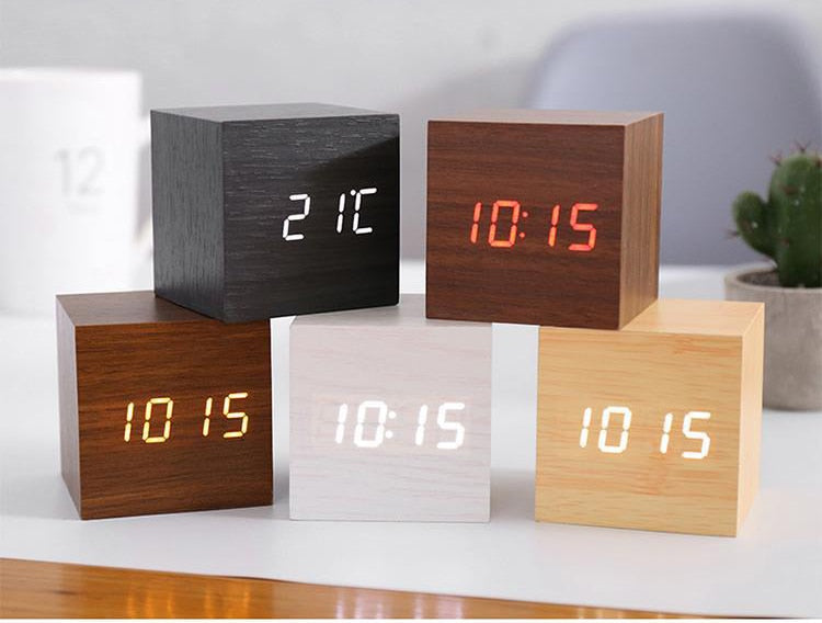 CubeClock vierkante LED wekker – slimme functies, modern design en helder display voor eenvoudig gebruik en tijdbeheer.