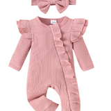 Lina Ruffle babypak – zachte jumpsuit voor baby’s met speelse ruches en comfortabele pasvorm, ideaal voor dagelijks gebruik en speciale gelegenheden.