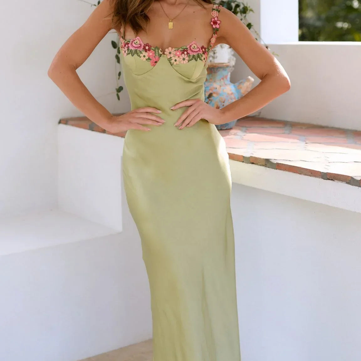 Dames Maxi Jurk met Bloemenapplicaties en Spaghettibandjes