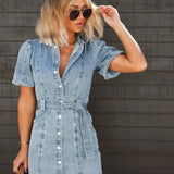 Denim Mini Jurk met Knoopsluiting en Tailleband