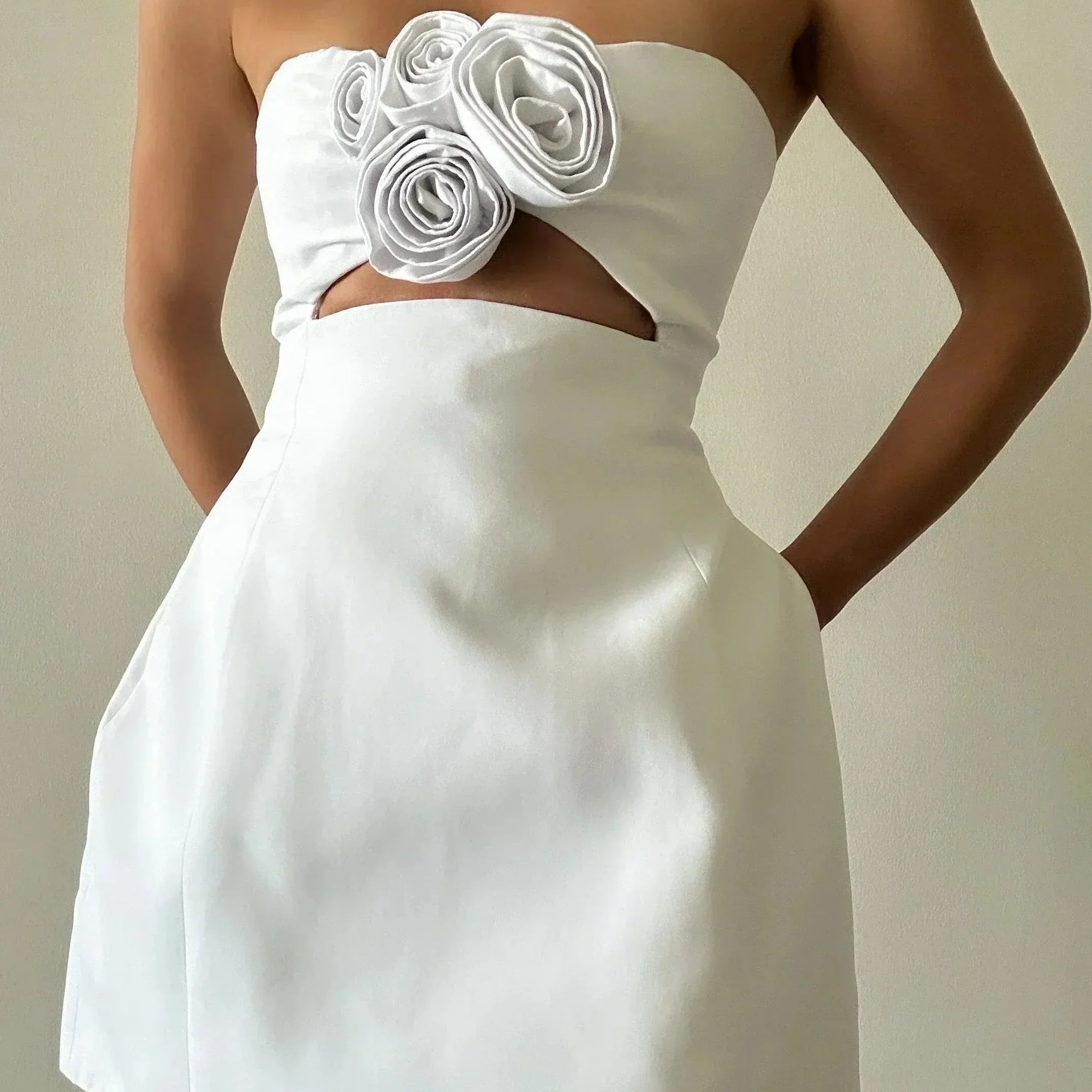Strapless Mini Jurk met Bloemappliqué