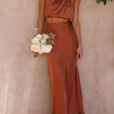 Elegante Satijnen Maxi Jurk met Hoge Hals en Mouwloos Design